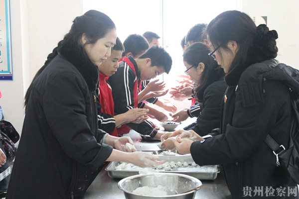 ���������ѧУ��չ��������ů�