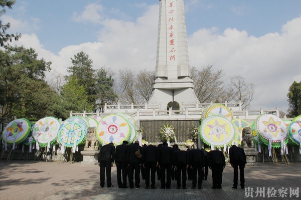 ���壺����ʱ���廳Ӣ�Ҵ��и�����־